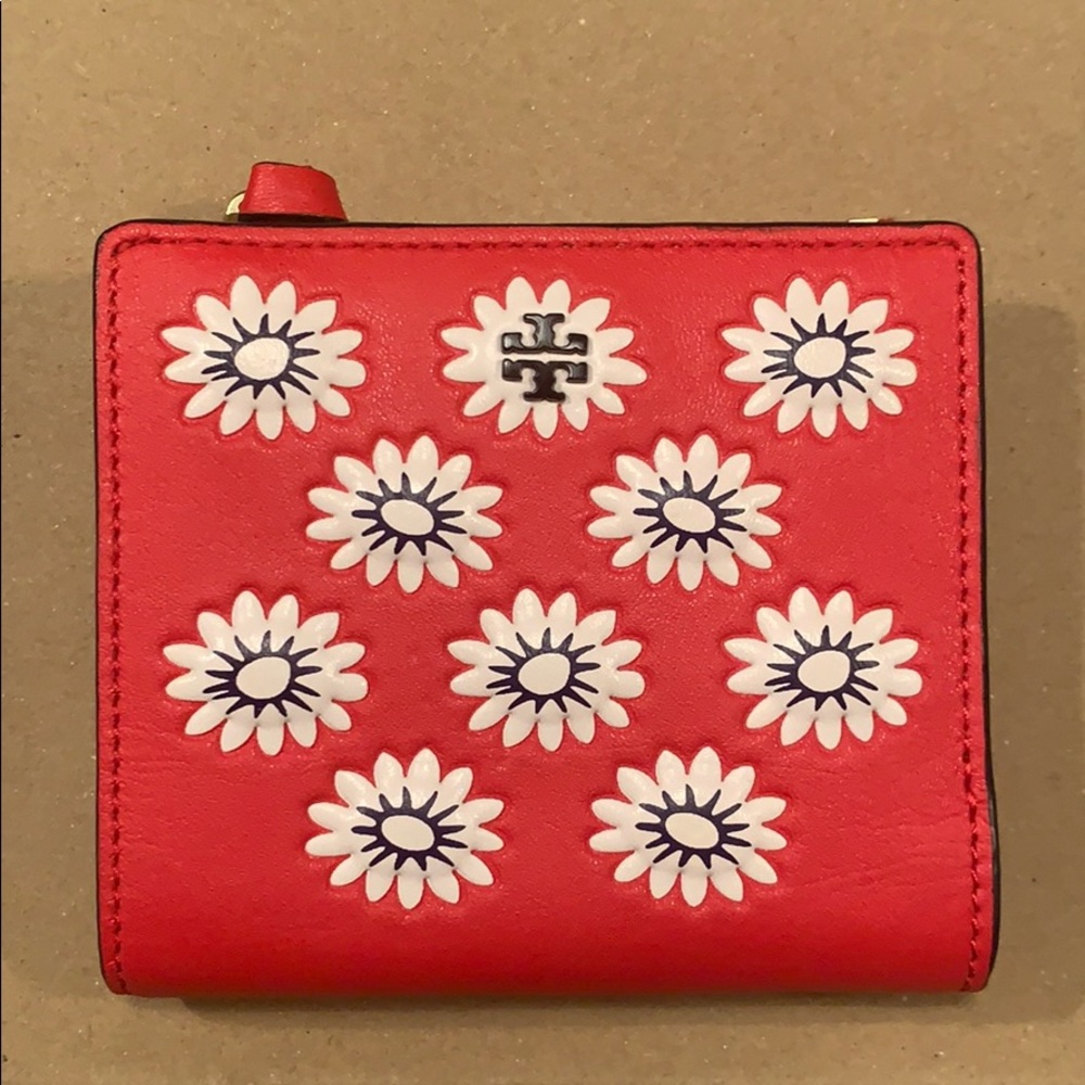 Tory Burch bi fold wallet